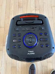 chair and Bluetooth speaker for rent