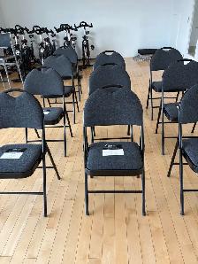 chair and Bluetooth speaker for rent - Photo 4