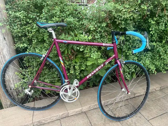 VÉLO DE ROUTE PEUGEOT/ROAD BIKE PEUGEOT