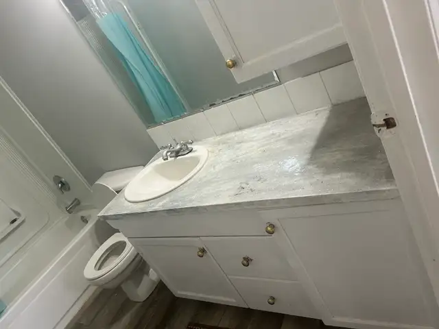 2 bedroom legal basement in Temple NE