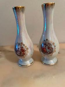 Beautiful Vintage Porcelain Bud Vases – made in - Photo 3