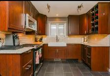 Upper room for rent - Photo 2