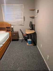 Upper room for rent - Photo 3