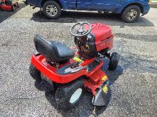 Toro XL460 Lawn Tractor - Photo 4