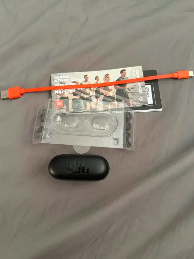 Brand new JBL earbuds headphones