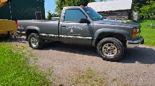1999 GMC 2500 4x4 Pick-Up Truck