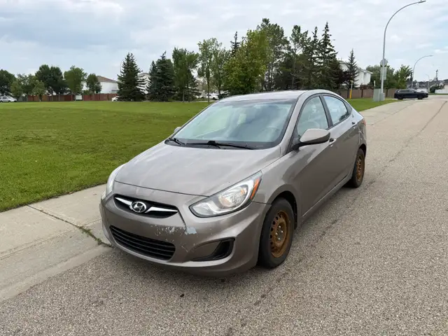 2012 Hyundai accent