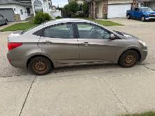 2012 Hyundai accent - Photo 6