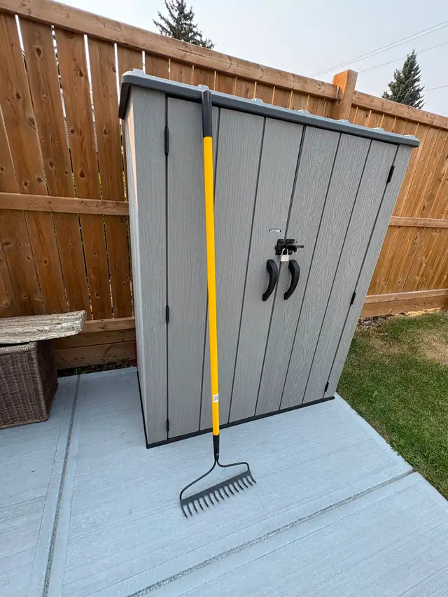 GARDEN RAKE HEAVY DUTY