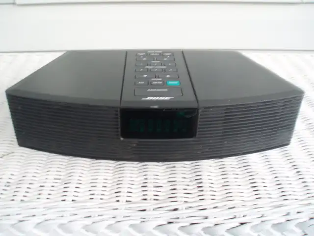 BOSE WAVE RADIO  - EXCELLENT CONDITION