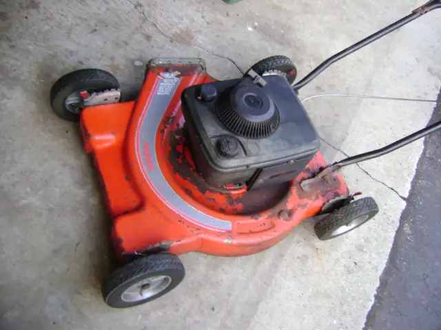 Noma Gas Powered Lawn Mower - Lowest Price Mower on OKz.ca