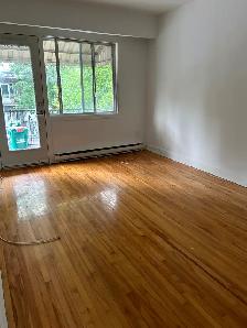 3 1/2 apartment a louer