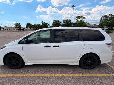 2020 TOYOTA SIENNA SE, 8 PASSENGER, LEATHER, SPECIAL EDITION - Photo 2