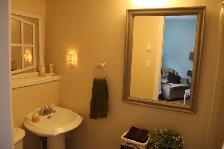 Furnished Heat Lights Internet Parking Downtown Apt. Sept 1! - Photo 7