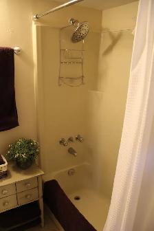 Furnished Heat Lights Internet Parking Downtown Apt. Sept 1! - Photo 8
