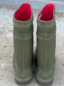 Like New Dunlop Purofort Thermo  Steel Toe Rubber Boots - Photo 5