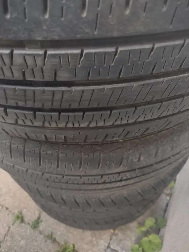 215-60R16x4 pneus été (2xMotomaster et 2x Sailun) très bon état.