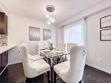 Markham 4 bedroom house with basement Apt with separate entrance - Photo 4