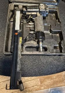 CAMPBELL HAUSFELD 18GA BRAD NAILER & STAPLER – CASE – TESTED - Photo 5
