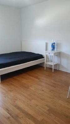 LQQK - Large Clean Furnished Room for Rent - Photo 3