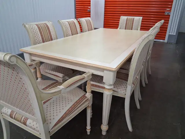 Vintage Dining Set with 8 Chairs