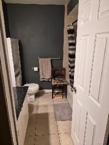 Fully furnished room for rent in orillia in a quiet townhouse. - Photo 8