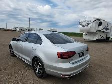 2016 Volkswagen Jetta - Photo 3