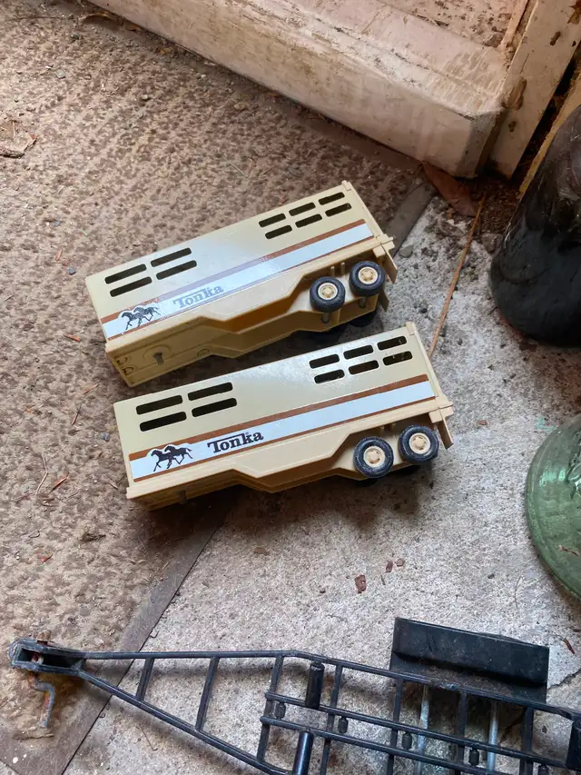 2 Rare Tonka Horse trailers
