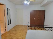 Master Bedroom for Rent / / North York - Photo 2
