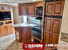2012 KEYSTONE LAREDO 303TG Travel Trailer - Photo 11