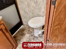 2012 KEYSTONE LAREDO 303TG Travel Trailer - Photo 23