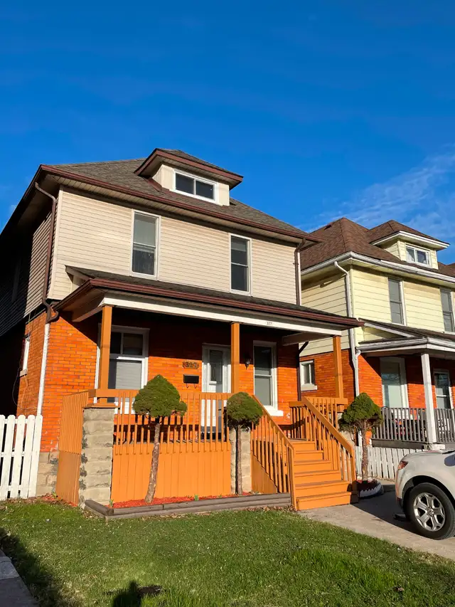 4 Bedroom House For Rent Near University of Windsor/Downtown