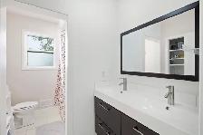 Beautifully Updated 4bdrm Bungalow located beside Miles Mac HS! - Photo 7