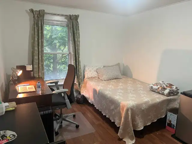 Room for rent available immediately