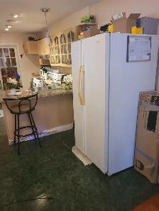 !!!  VERY BIG ROOM FOR RENT ON WOODROFFE 1 BLOCK FROM CARLING - Photo 3