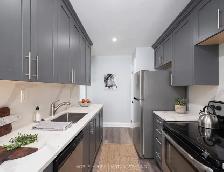 PORT CREDIT | 2  BEDROOM   DEN | PARKING, LOCKER & BALCONY - Photo 4