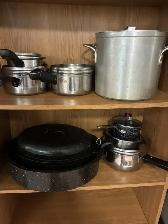 MOVING SALE - Kitchen Pots & pans