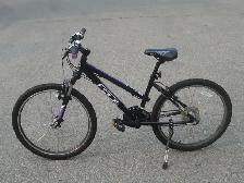 LIKE NEW SMALL FEMALES LIGHT 24' GT LAGUNA 21 SPD   SUSPENSION! - Photo 4