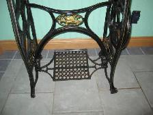 RAYMOND BEAVER SEWING MACHINE LIVE EDGE COFFEE ENTRANCE TABLE - Photo 5