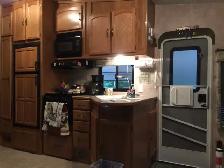 2006 Prowler 5th Wheel - Photo 3