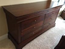 BEAUTIFUL SOLID WOOD BEDROOM SET - Photo 3