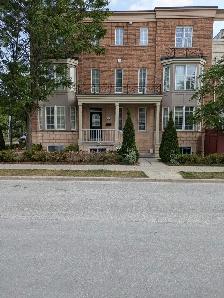 York University/ Seneca C - room w/private washroom FEMALE ONLY