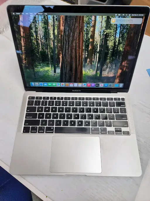 MackBook Air 2020Core i58gb Ram121gb ssdIos 15