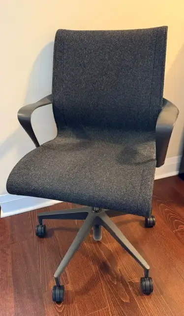 HERMAN MILLER OFFICE CHAIR
