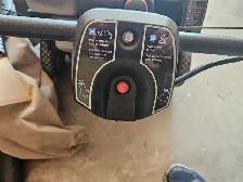 ELECTRIC START GAS SNOWBLOWER - Photo 3
