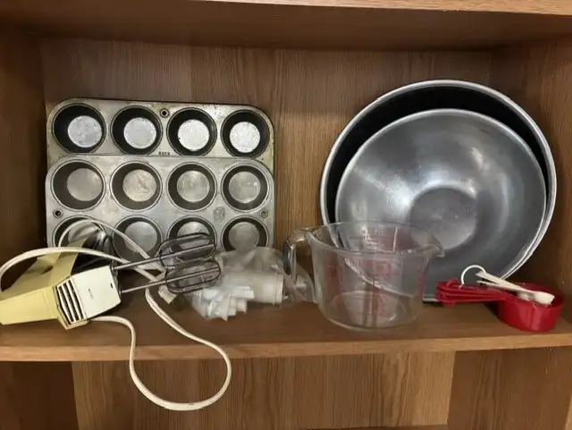 MOVING SALE - Baking stuff