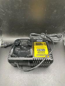 DEWALT 20V CHARGER - Photo 2