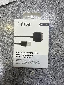 Fitbit Versa 4 w/charger - Photo 5