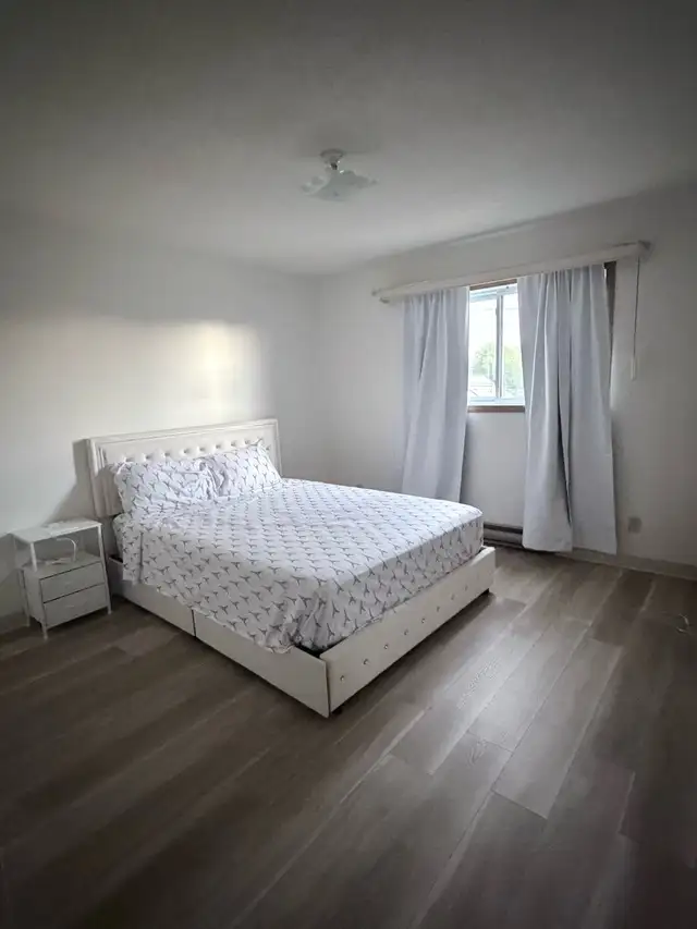 Spacious Bright 2 Bdrm