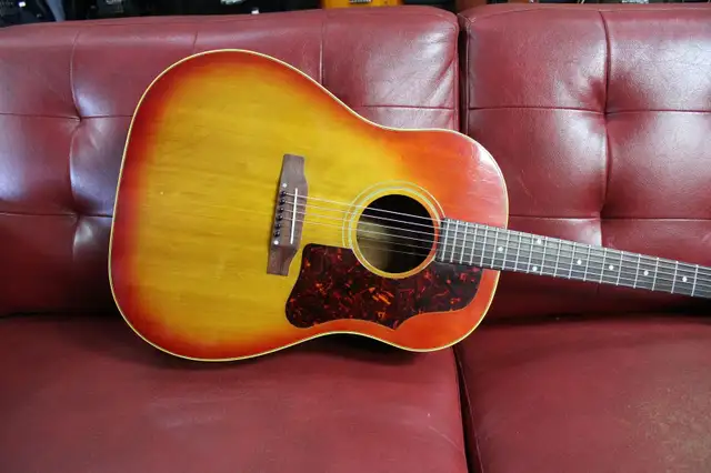 Gibson J-45 1964 - Cherry Sunburst w/ Gibson J45 Hardshell Case
